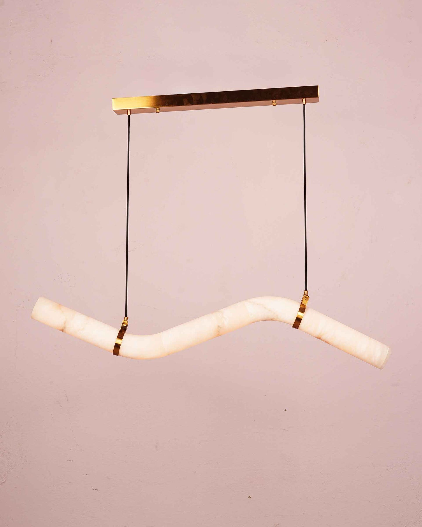 Sorella Linear Pendant – Spanish Alabaster & Antique Brass (38W LED)