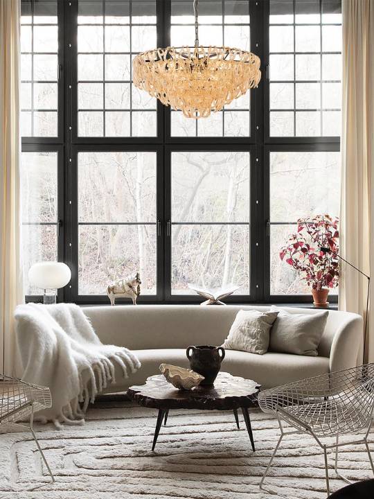 Obsidian Bloom – 800mm Pearl Black Glass Pendant Light