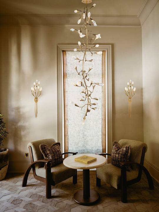 Cloudspire – 2100mm Vertical Crystal Pendant