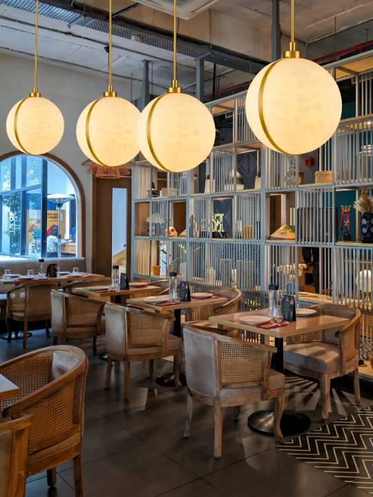 Alba Petite – Brass Alabaster Pendant Light