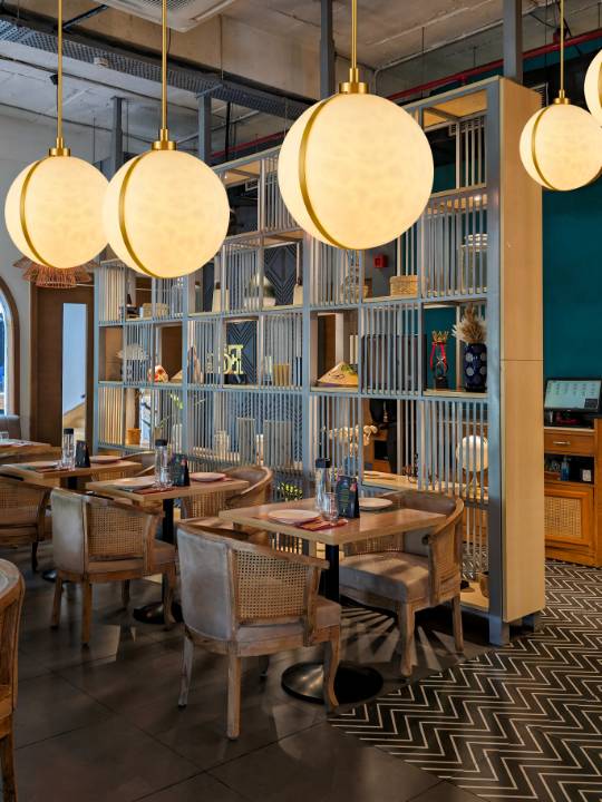 Alba Solo – Brass Alabaster Pendant Light