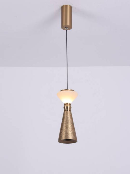 Alba Nova – Compact Alabaster Pendant Light in Matte Gold