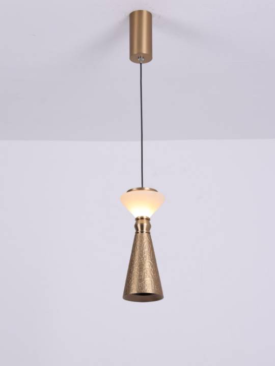 Alba Nova – Compact Alabaster Pendant Light in Matte Gold