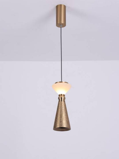 Alba Nova – Compact Alabaster Pendant Light in Matte Gold