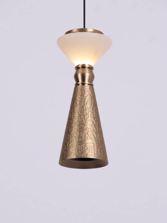 Alba Nova – Compact Alabaster Pendant Light in Matte Gold