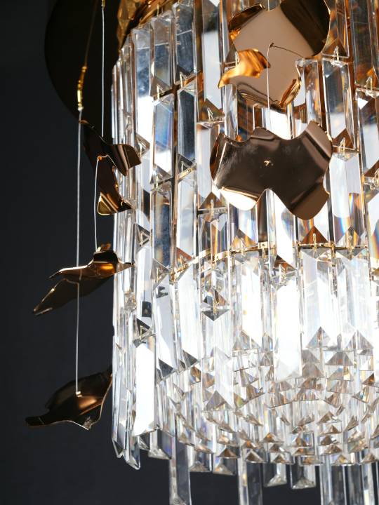 Regalia Grand – 18-Light Crystal Chandelier in Gold Finish