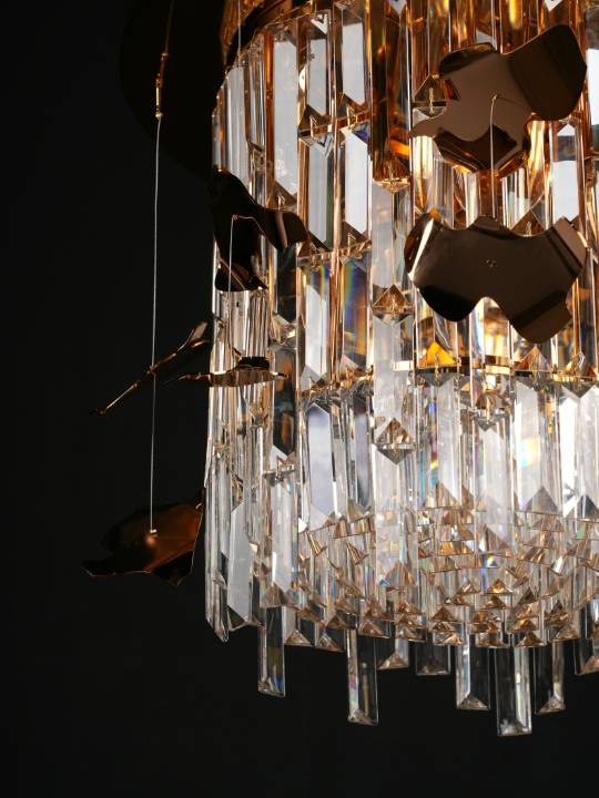 Regalia Grand – 18-Light Crystal Chandelier in Gold Finish
