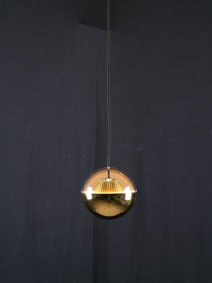 Aura Ray – Compact Gold LED Pendant