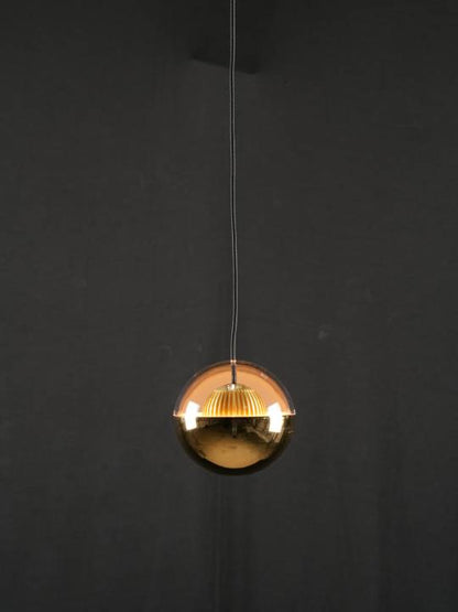 Aura Ray – Compact Gold LED Pendant