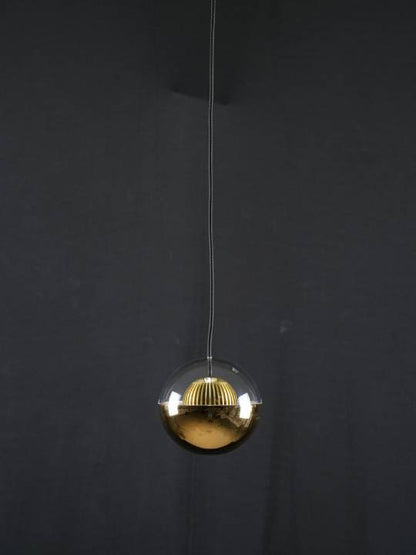 Aura Ray – Compact Gold LED Pendant