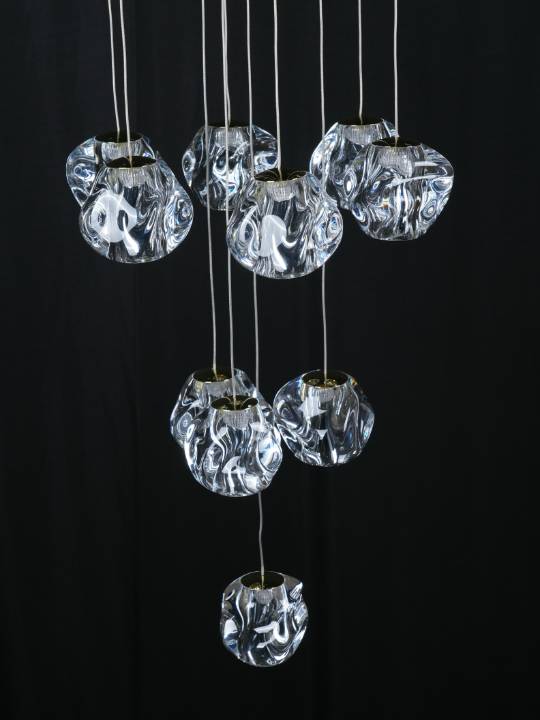 Golden Orbit – 10-Ring LED Chandelier with Acrylic Diffuser